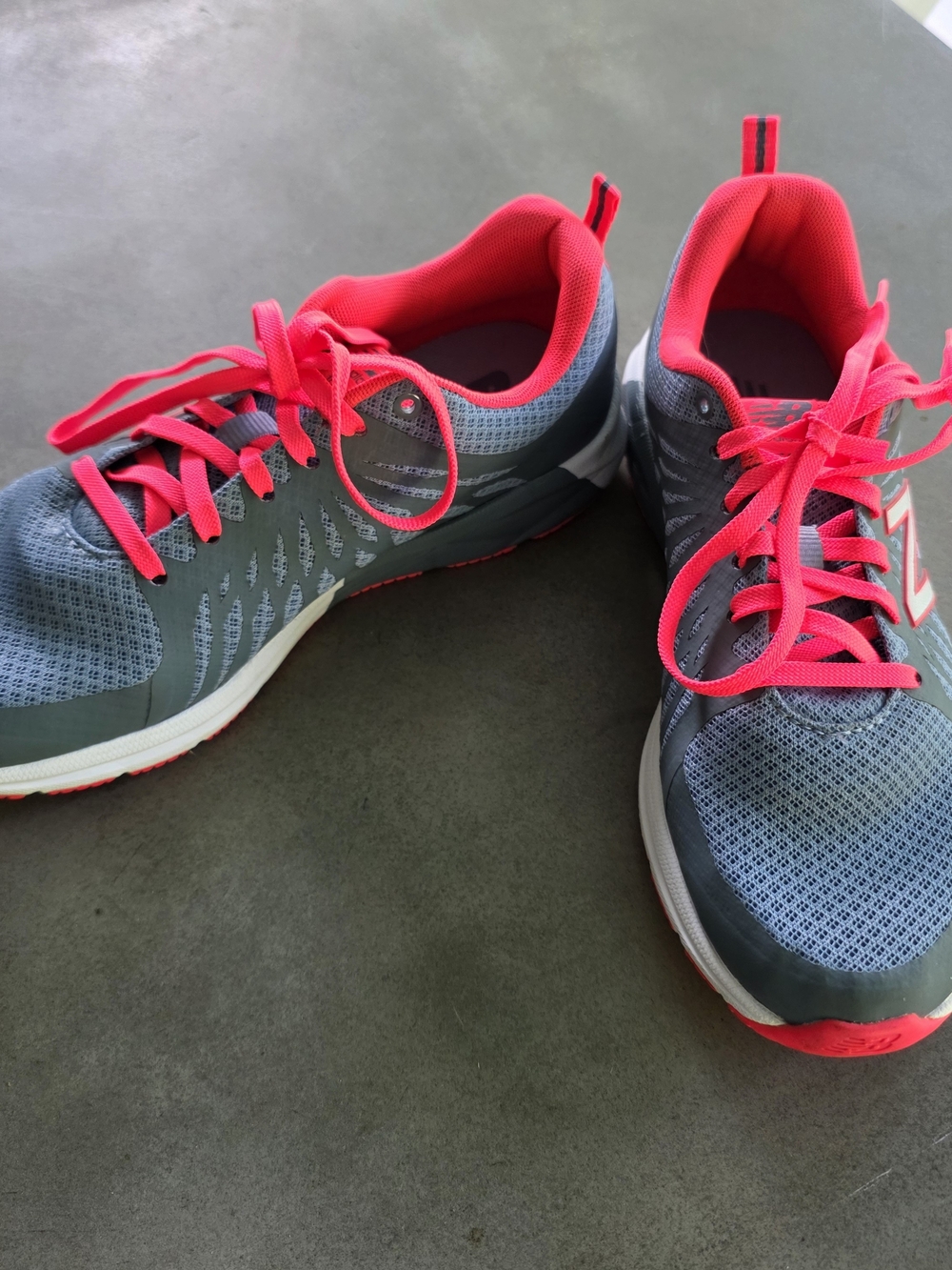 New Balance Gray & Hot Pink Running Shoes 1065GR SIZE 7.5 - Picture 8 of 8